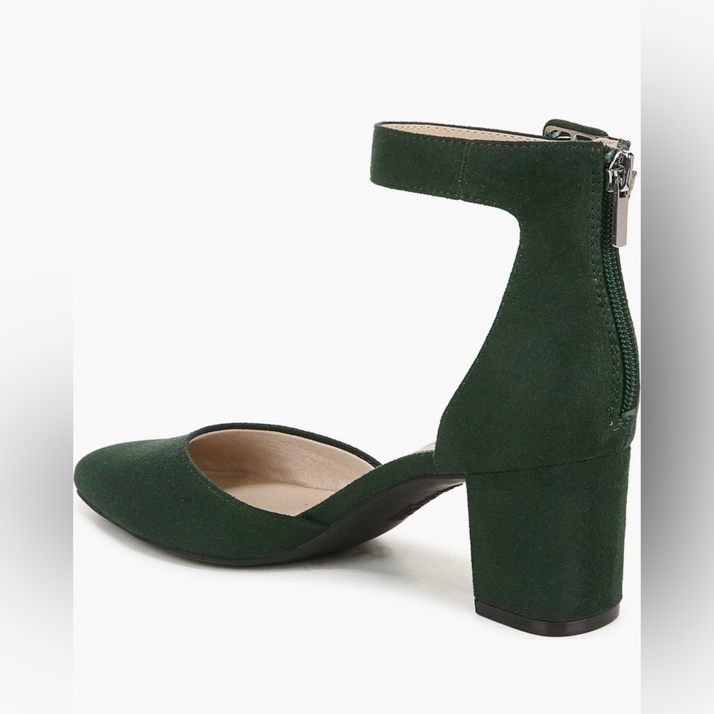 LifeStride Admire Ankle Strap Pointed Toe Suede Pump in Forest Green, Size 6.5 - Picture 2 of 13